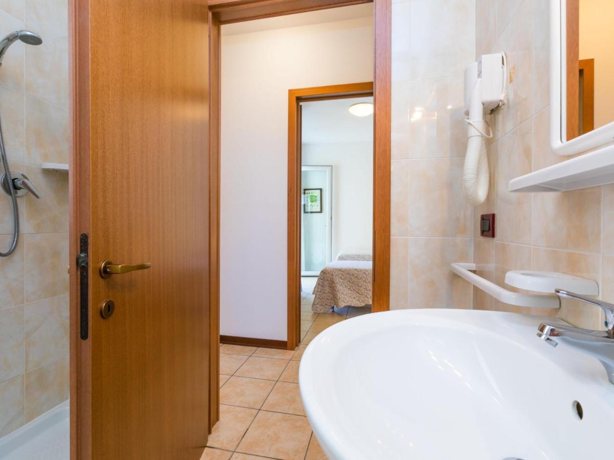 Apartment Robinia-Pinetine-4 By Interhome Дуна-Верде Екстер'єр фото